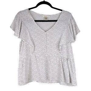 Urban Romantics White and Black Polka Dot Short Sleeve Flowy Top Size Large
